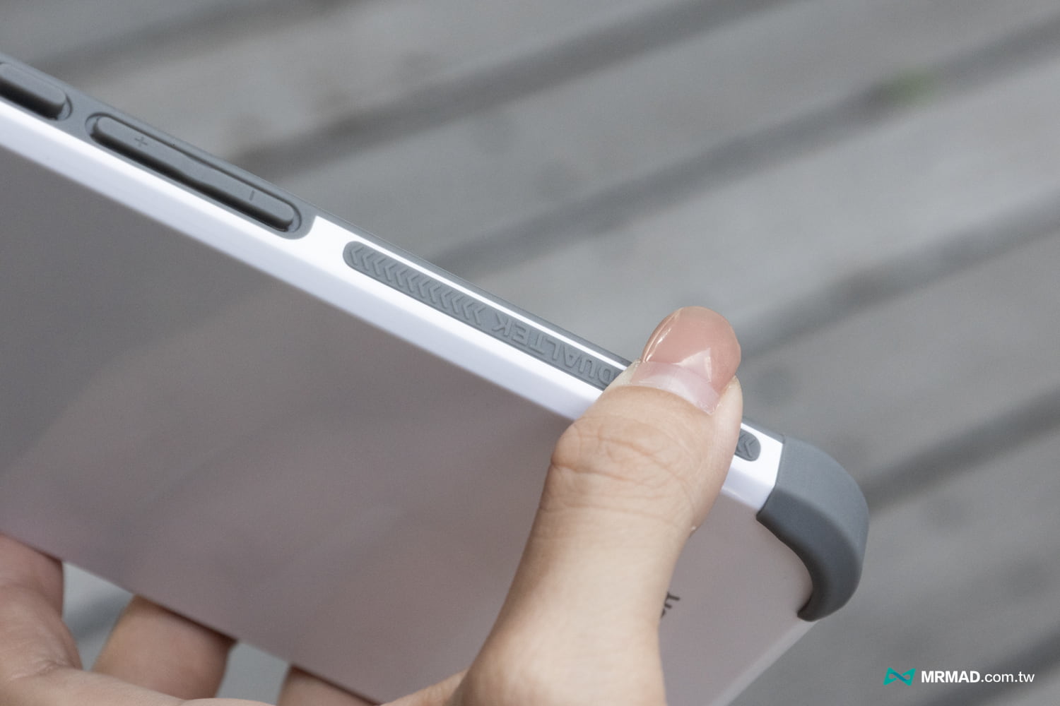 普格爾坦克軍規 iPhone 17 保護殼3