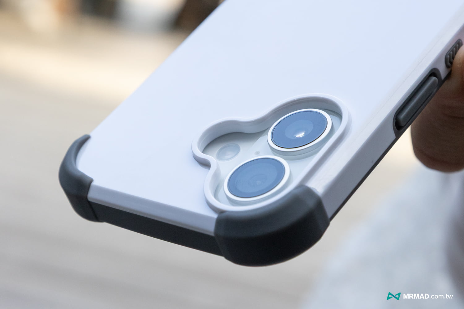 普格爾坦克軍規 iPhone 17 保護殼4