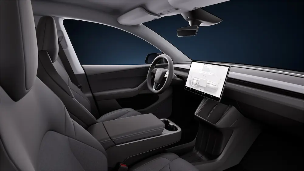 Model Y 標準版內裝大量簡化11項裝備豪華感更少