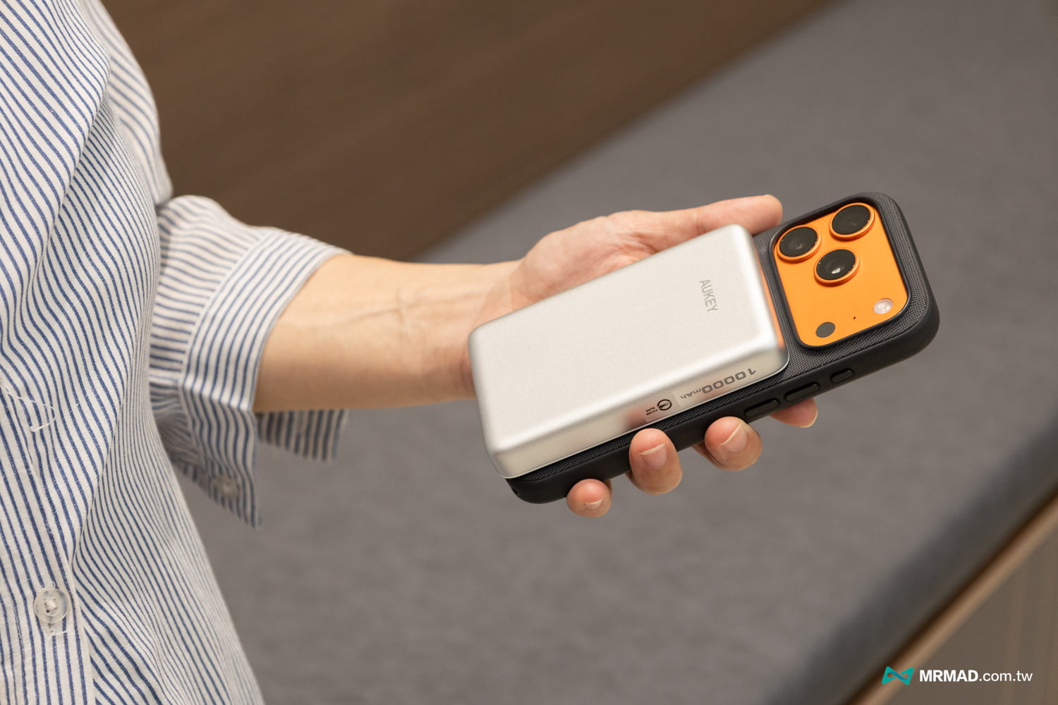 AUKEY Magfusion Qi2磁吸行動電源評測8