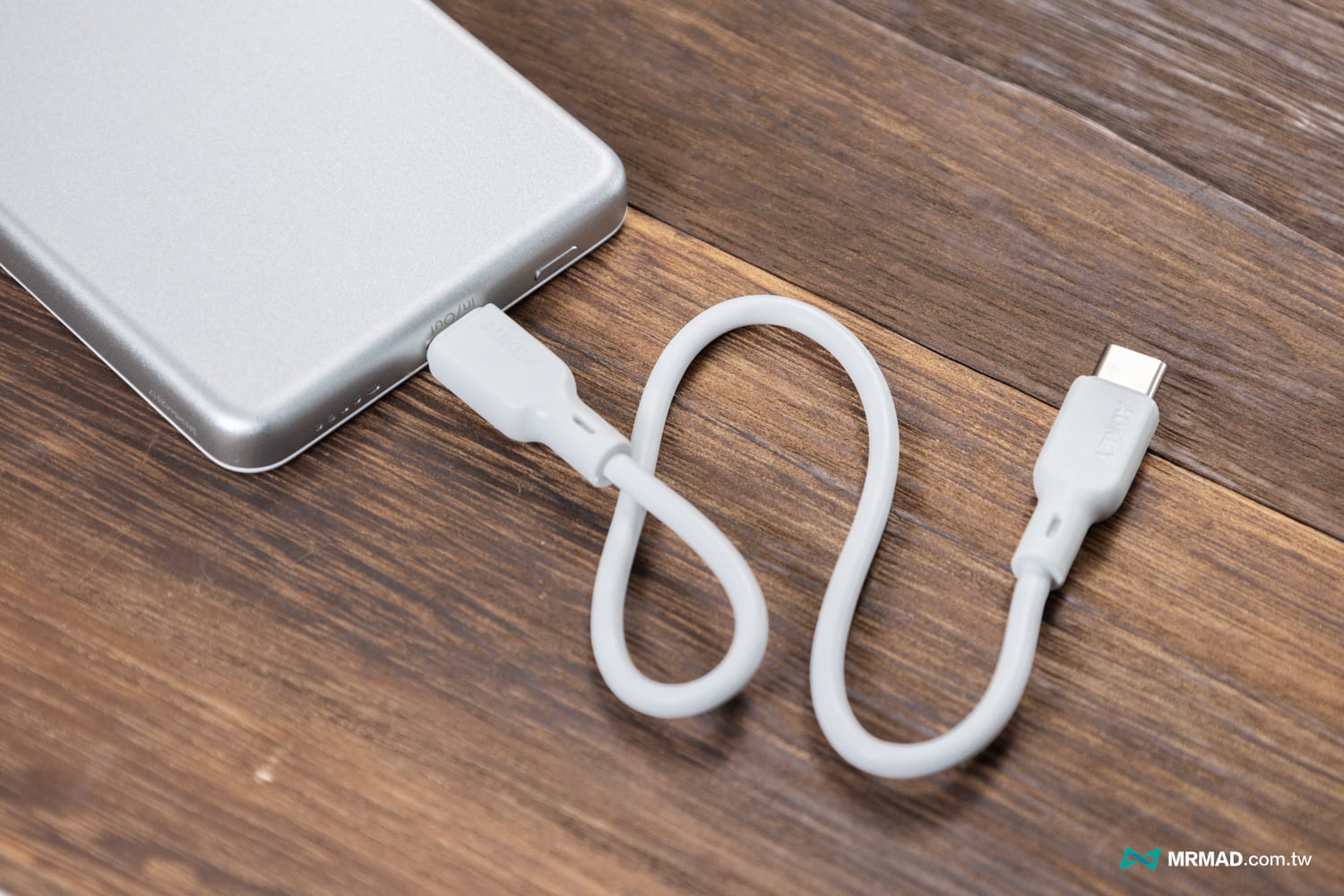 AUKEY Magfusion Qi2磁吸行動電源評測16