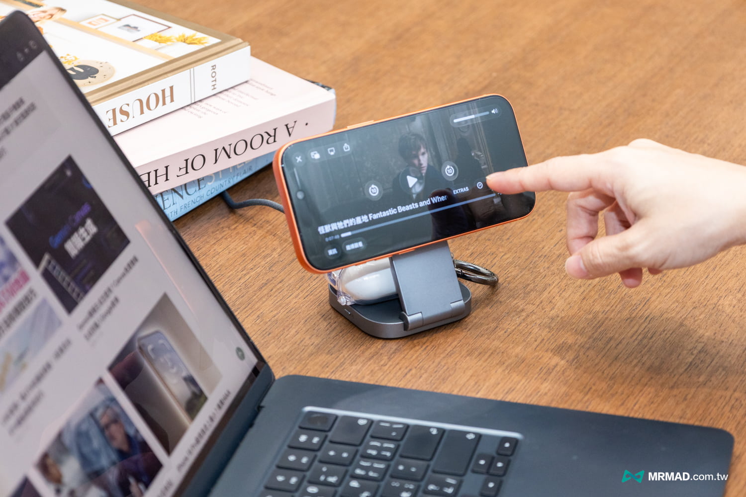 AUKEY MC211 MagFusion L 二合一 Qi2磁吸折疊式充電座10