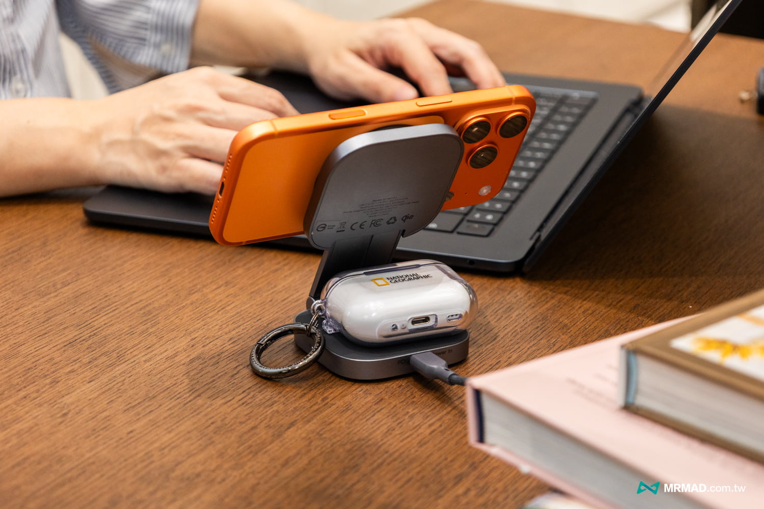 AUKEY MC211 MagFusion L 二合一 Qi2磁吸折疊式充電座11