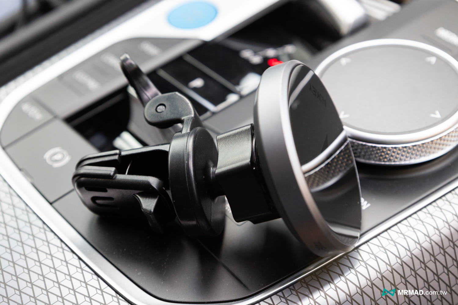 AUKEY HD-MC13 Qi2 磁吸15W無線車充