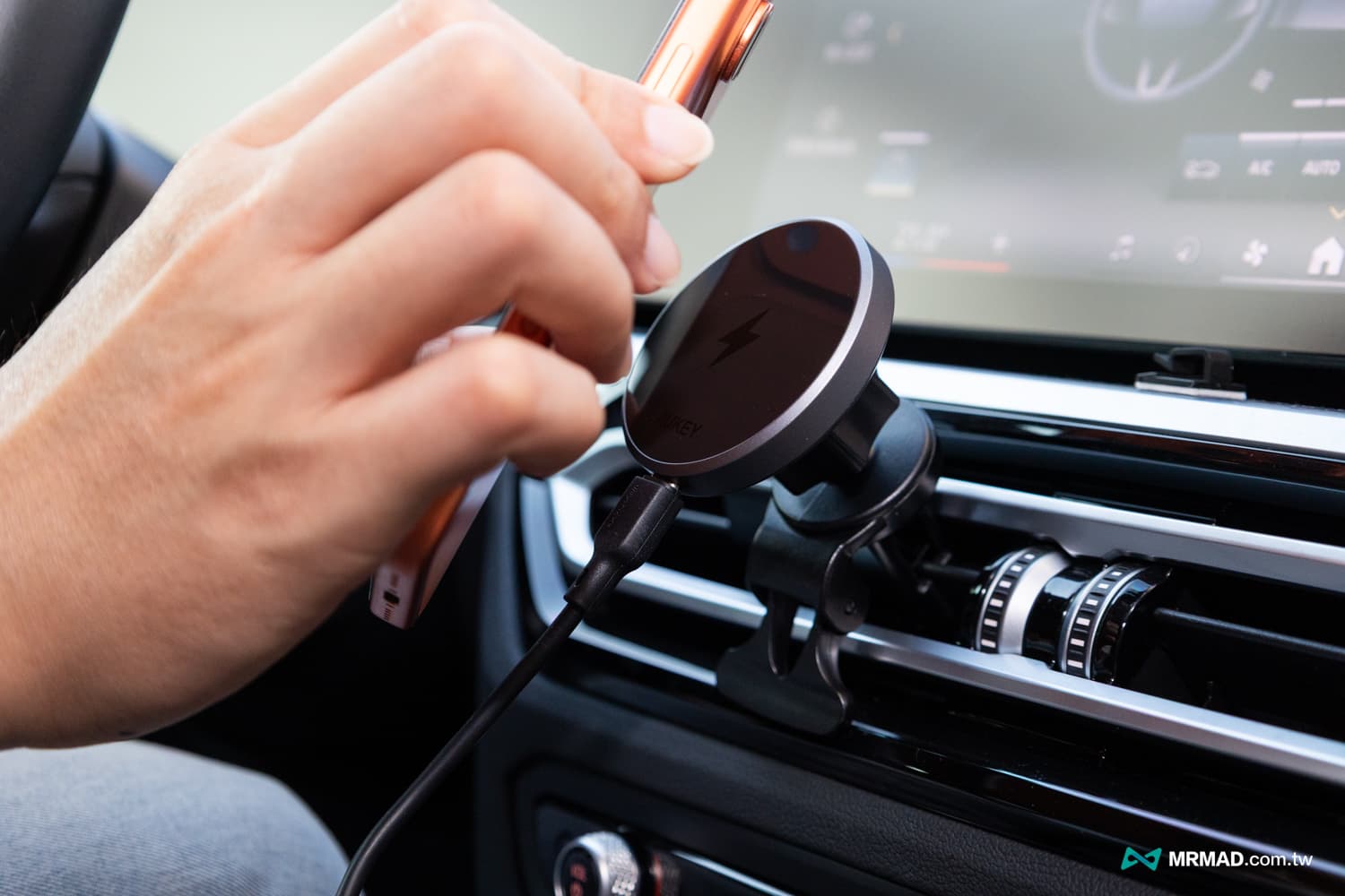 aukey magfusion qi2 accessories unboxing b2