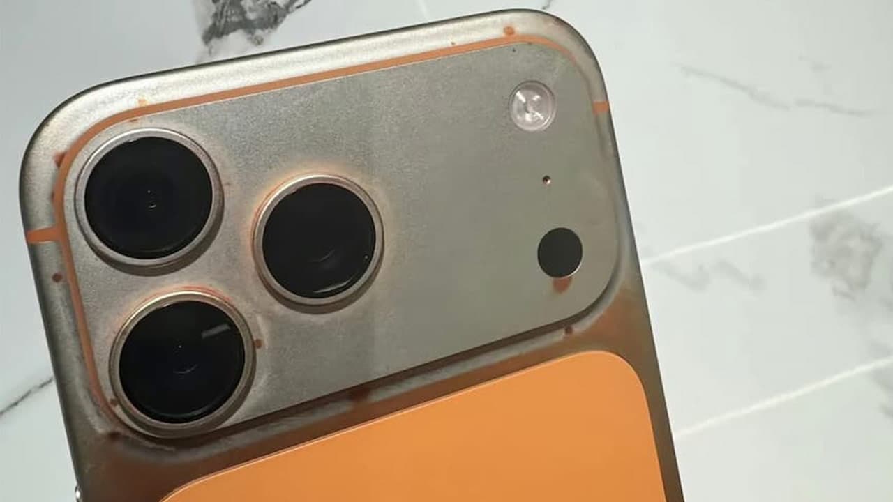 iphone 17 pro max paint peeling wet wipes official reason