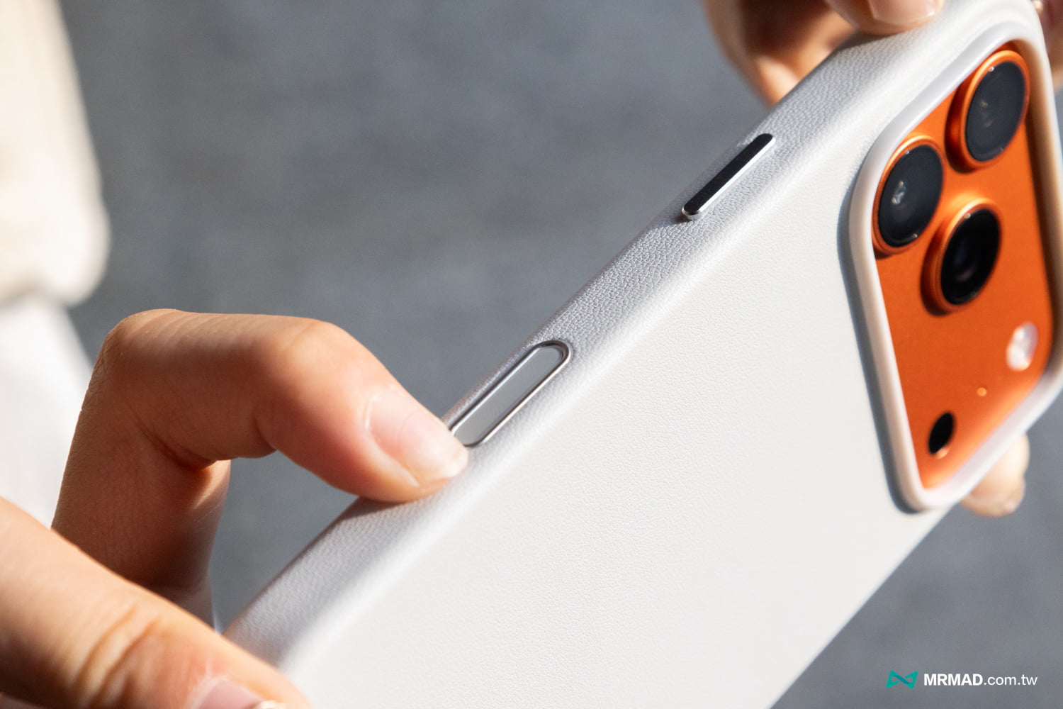 MOFT i17 皮革磁力保護殼 MOVAS開箱9