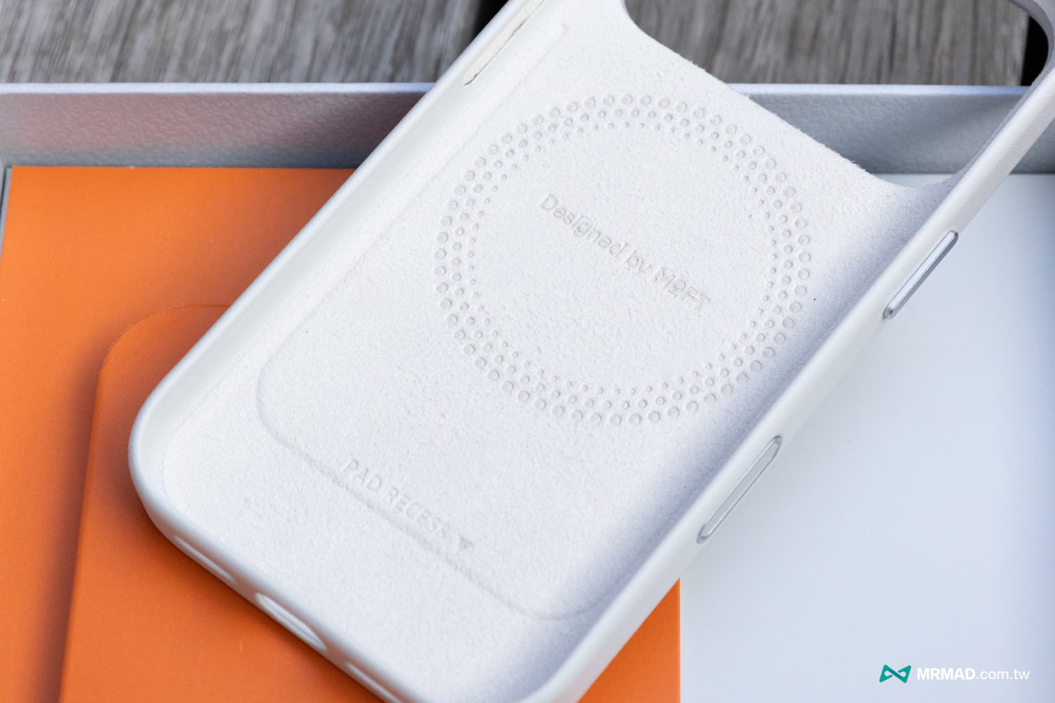 MOFT i17 皮革磁力保護殼 MOVAS開箱10