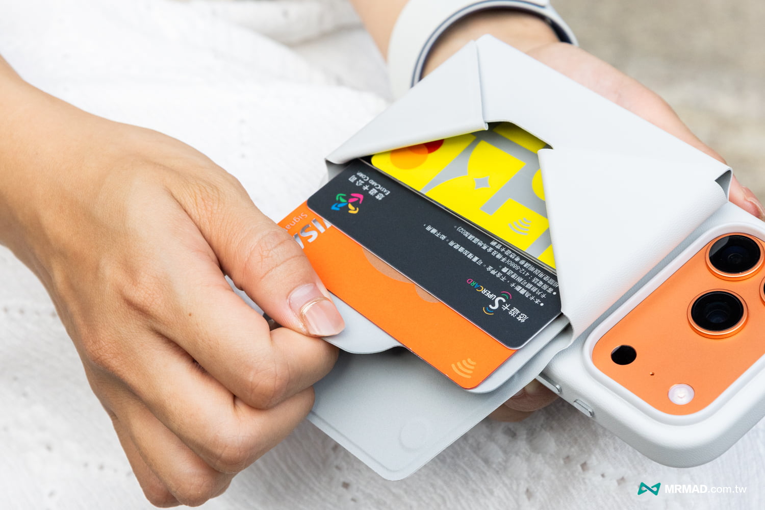 MOFT 多功能磁吸卡包 MOVAS開箱3