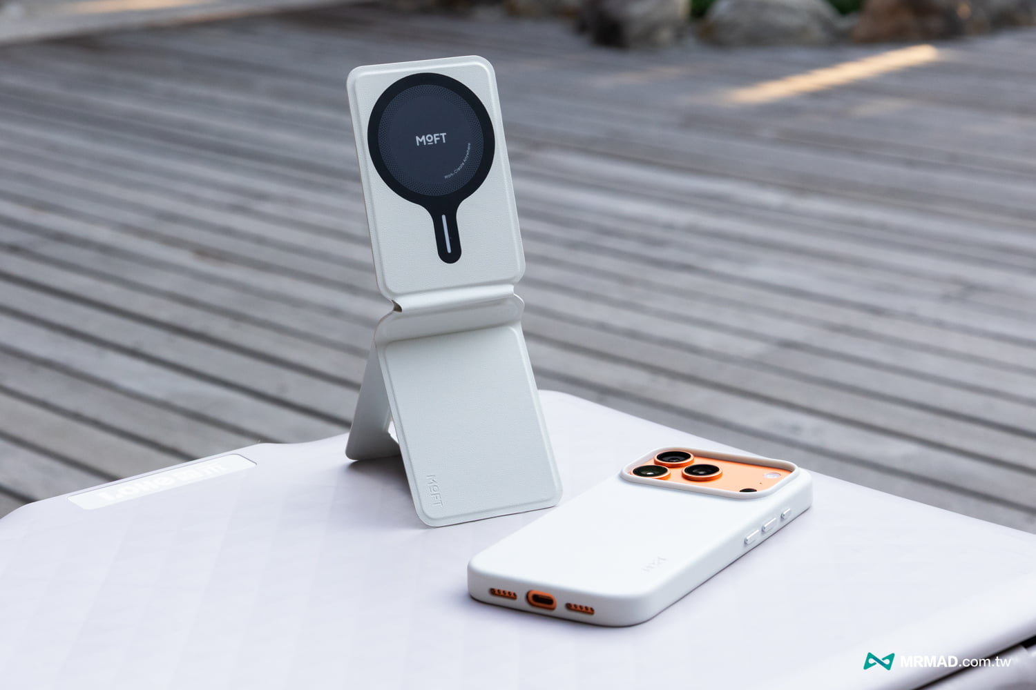 MOFT iPhone 瞬變三角支架 MOVAS 卡夾版4