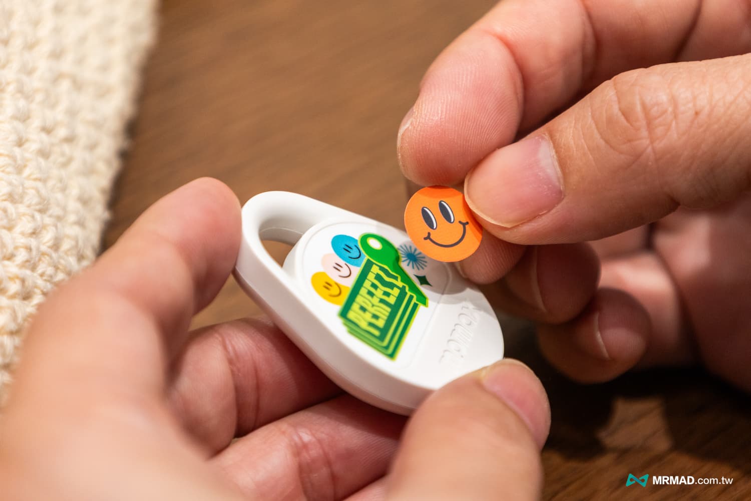 pinbuzz review unboxing anti theft alarm tracker a19