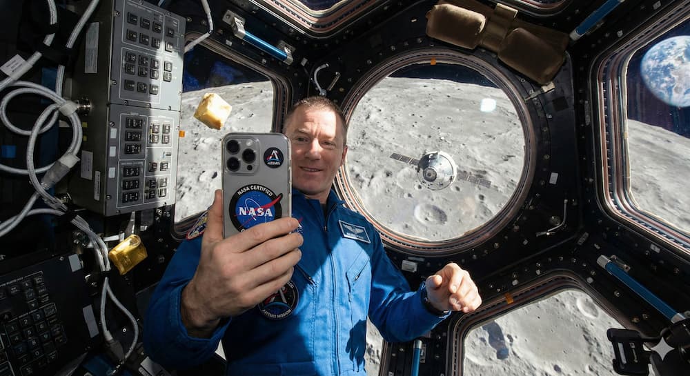 nasa certifies iphone first smartphone moon mission a1