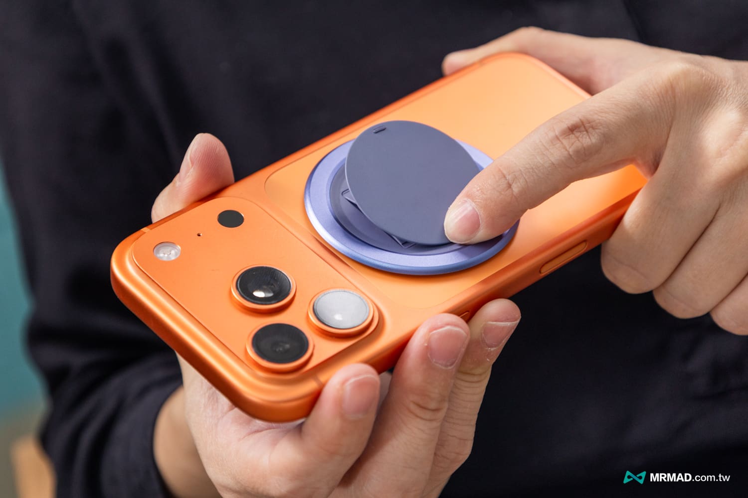  「無軸式剪刀腳」 磁吸指環扣設計結構