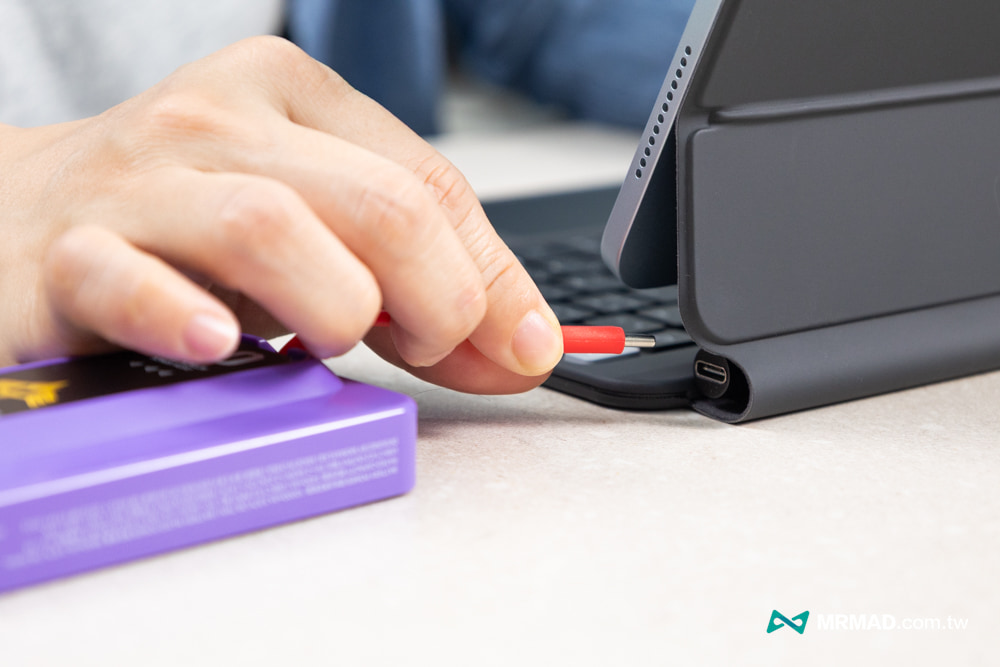 eiP HyperKeys 長效續航與直覺指示燈