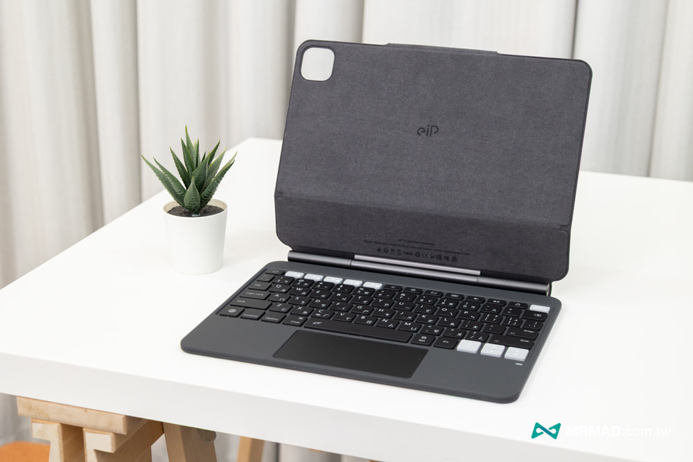 磁吸懸浮設計與135°自由視角5