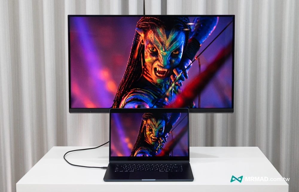 MA320UG螢幕色彩表現與MacBook對比實測6