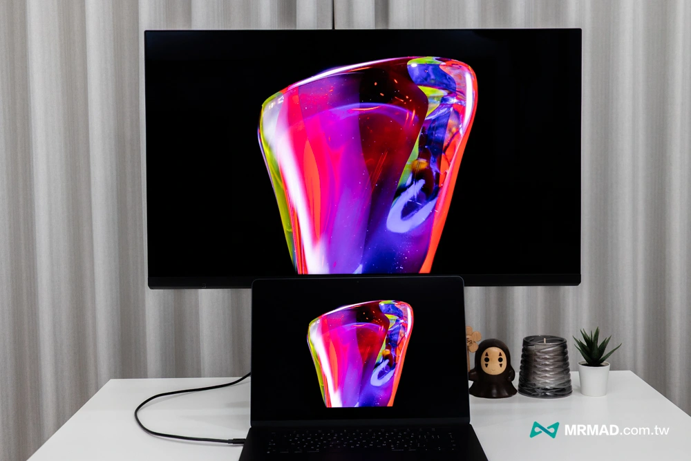 MA320UG螢幕色彩表現與MacBook對比實測7