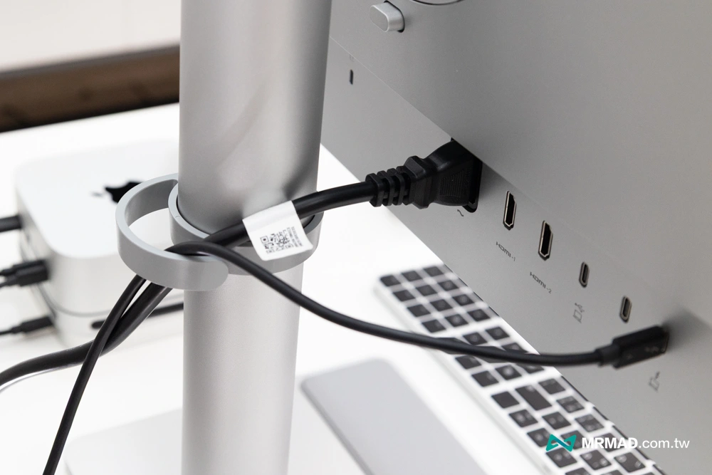 一線整合桌面方案Thunderbolt 4 + 96W 供電5