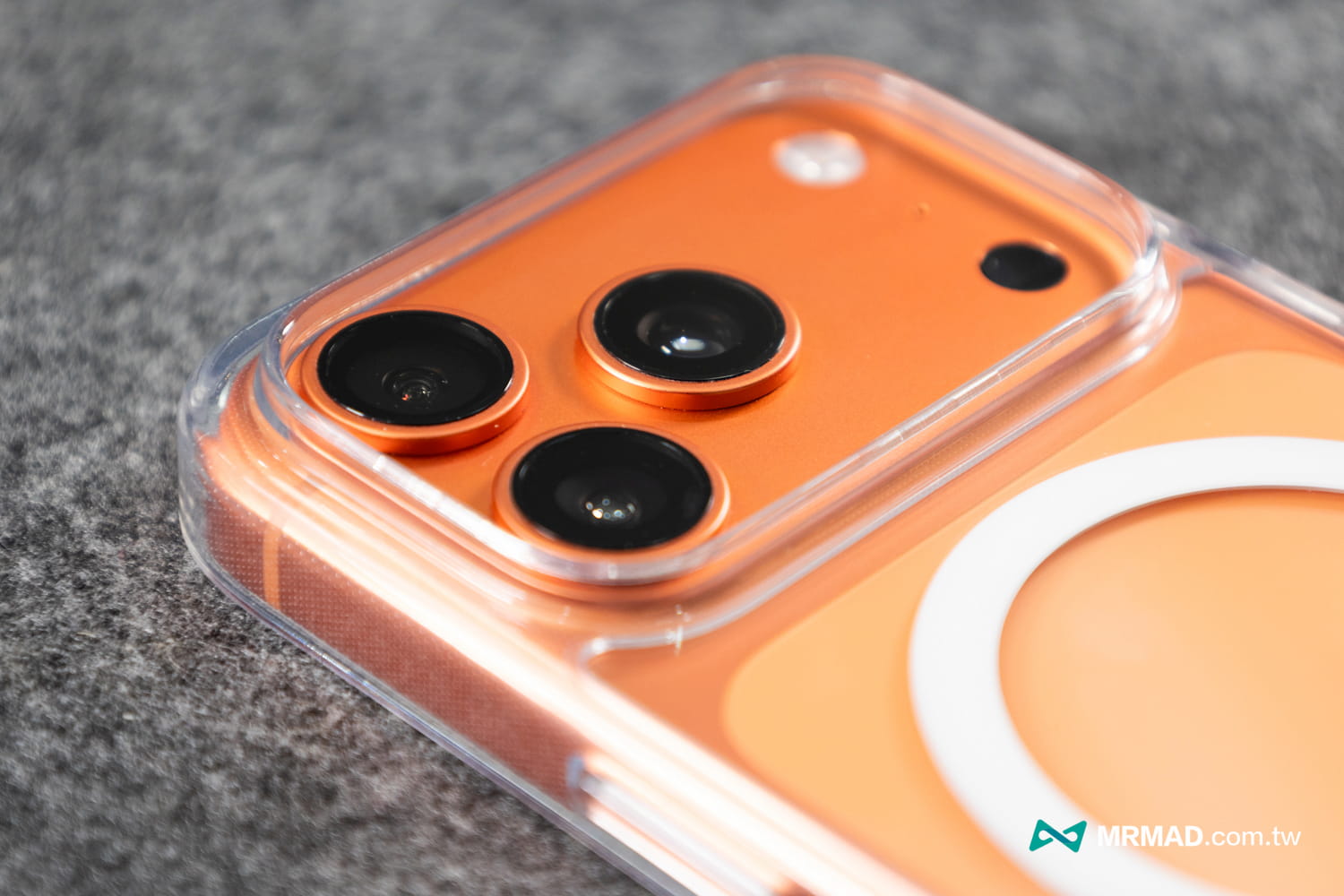HODA iPhone 17 晶石玻璃軍規防摔保護殼開箱11