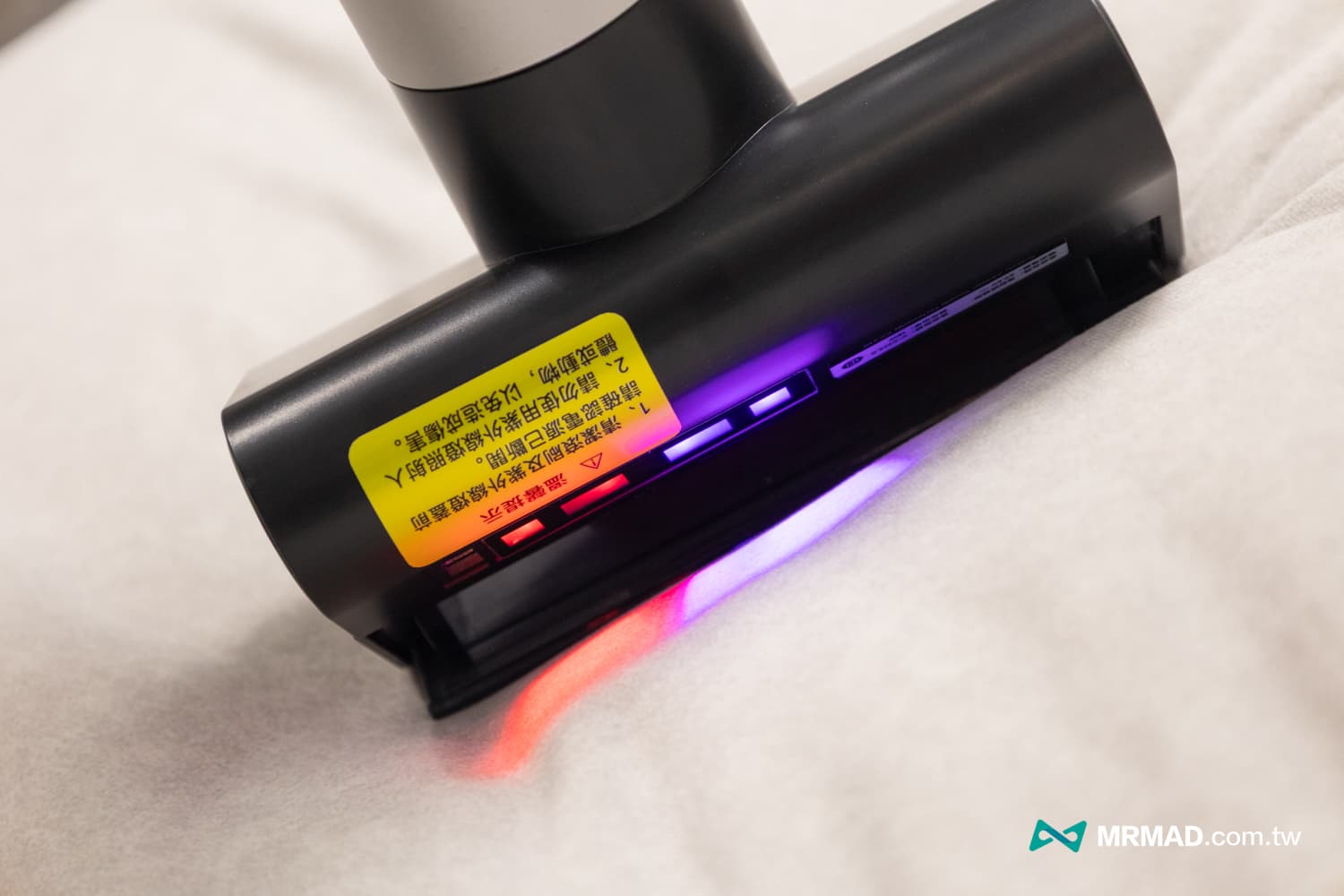 掃地僧除蟎刷頭：整合紫外線多功能除蟎4