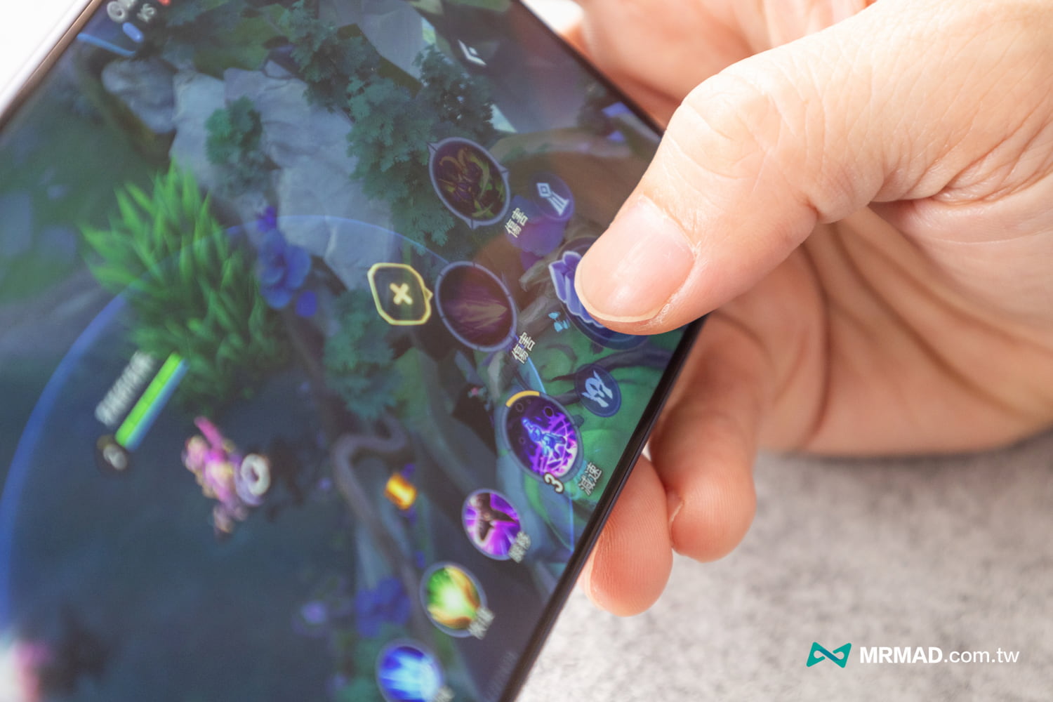 3D 熱彎曲面 AR 抗反射微米霧面玻璃保護貼2