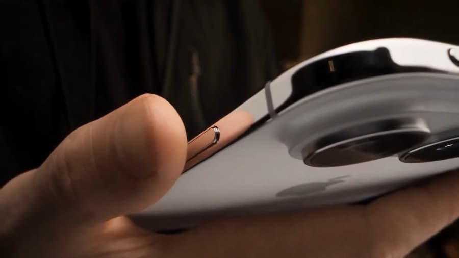 apple iphone ultra high price missing features b1