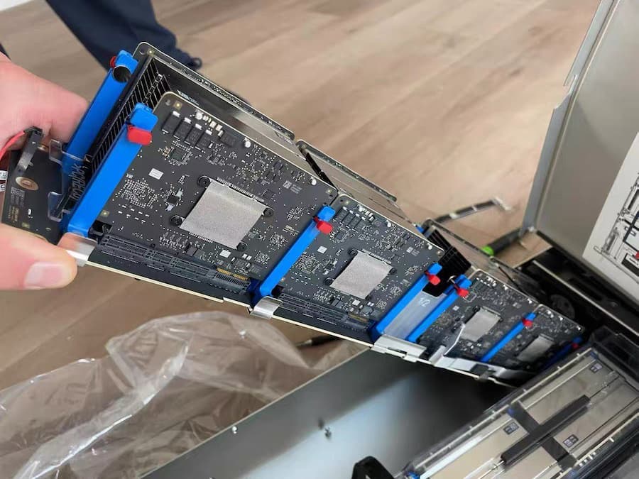 Apple AI伺服器採自研晶片與機櫃模組化設計 1