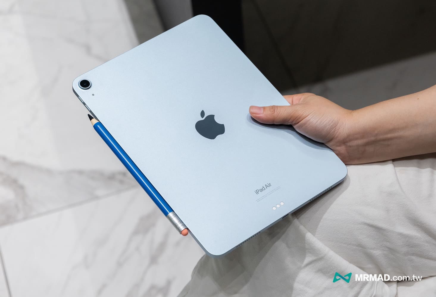 磁吸收納支援新舊款iPad