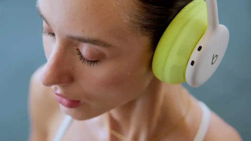 Beats 360亮點2. 全新聲學架構與雙磁石單體，強化低音、細節與空間音訊