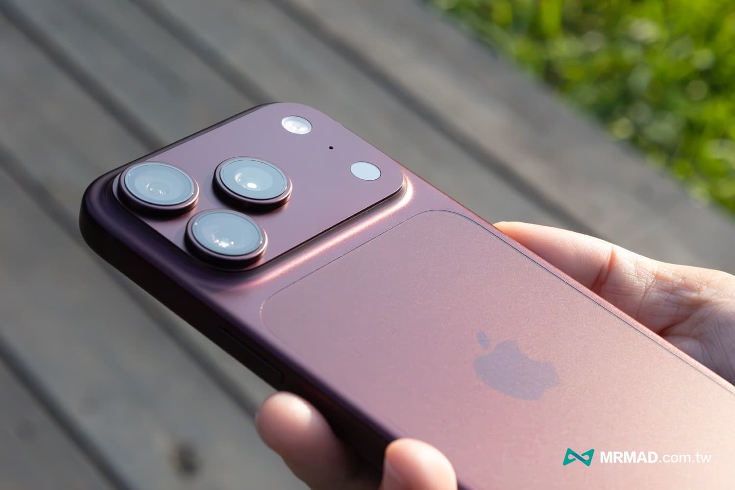 iPhone 18 Pro 外觀設計延續前代，細節質感更加統一 4