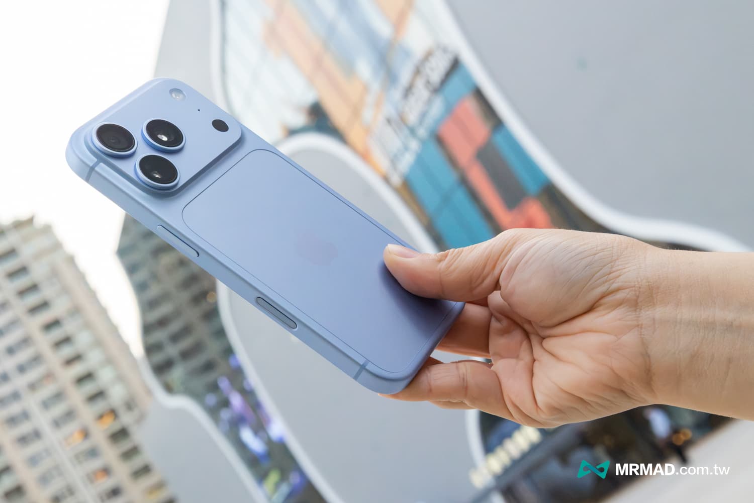 iPhone 18 Pro 外觀設計延續前代，細節質感更加統一 5