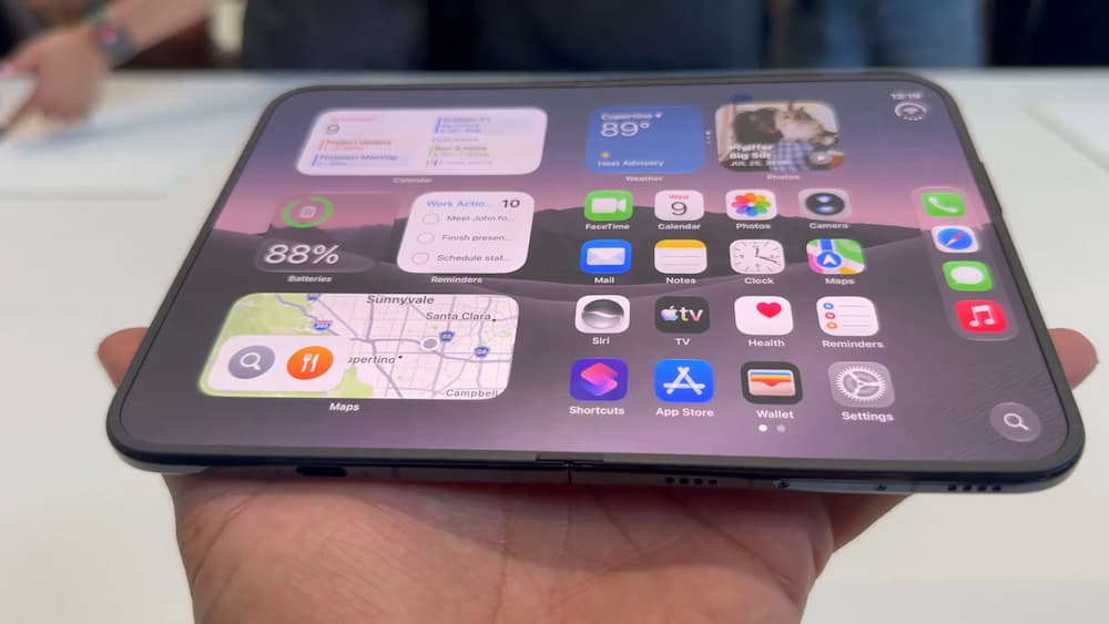 iPhone Duo摺痕明顯嗎?蘋果解釋與摺疊機實拍畫面曝光 1