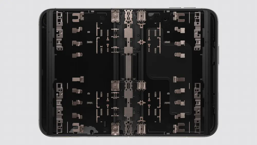 iPhone Duo亮點4:採鈦金屬邊框兼顧輕薄與摺疊耐用度 1