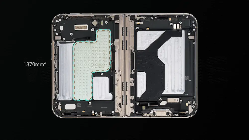 深度iPhone Duo拆解亮點8：超大型 VC 均熱板直接焊接中框 2